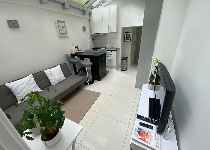 Modern Central Flat In Angel